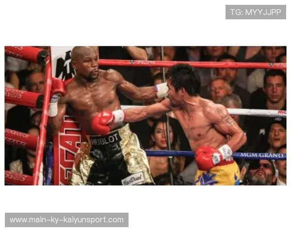 UFC拳手怒吼冲拳三连发，对手被逼到笼角绝望