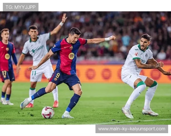 莱万头球砸门中柱，巴萨差点扩大优势，莱万特胜巴萨